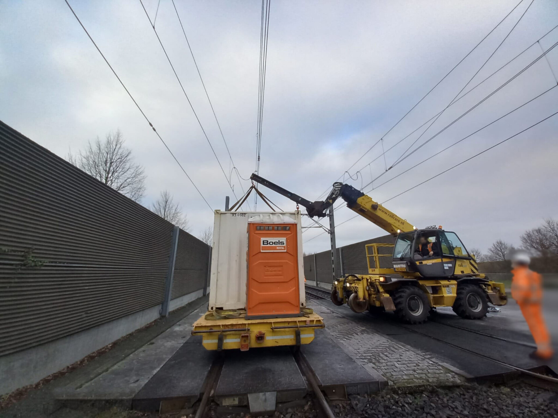 Manirail raakt onder spanning staande bovenleiding - Stichting railAlert